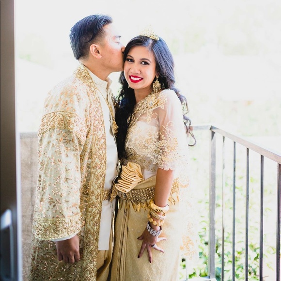 Meet your Posher, Monica - Picture 2 of 3